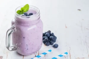 pineapple-blueberry-smoothie-1920w