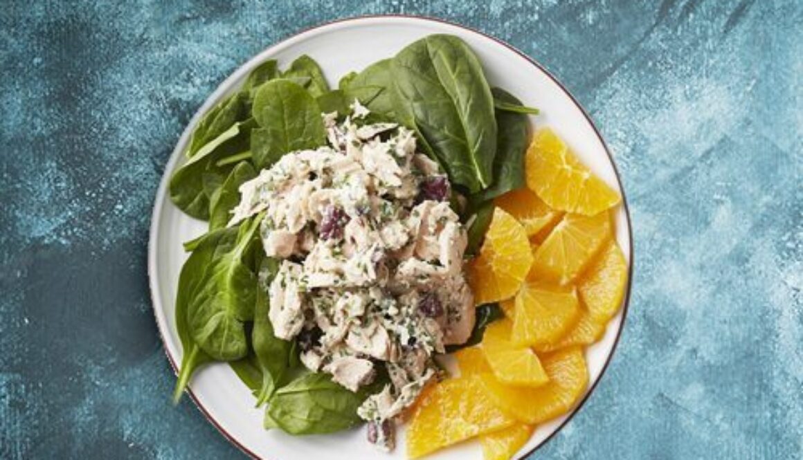 Mediterranean Tuna Spinach Salad Recipe